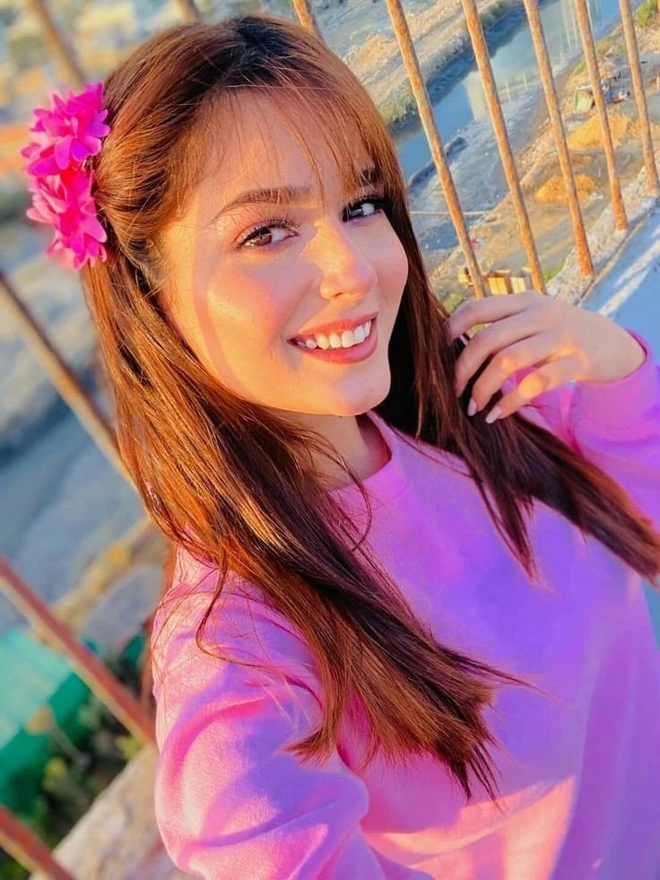 cute attitude girl dp pic