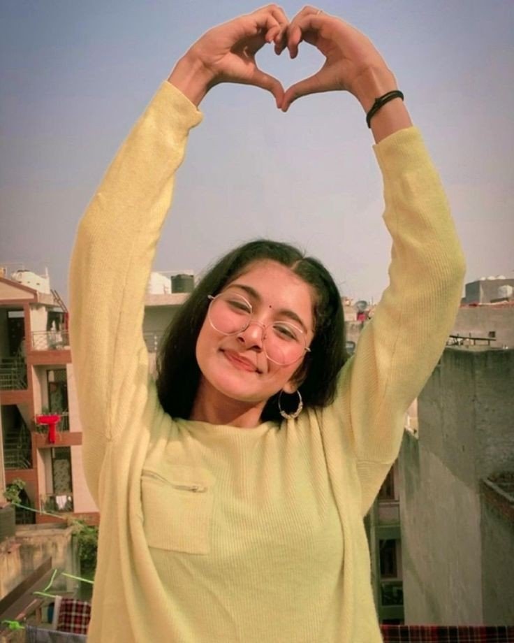 real girl pic for profile picture
