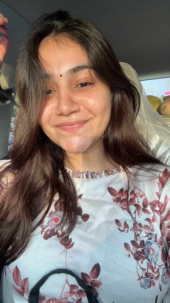 real girl pic for profile picture