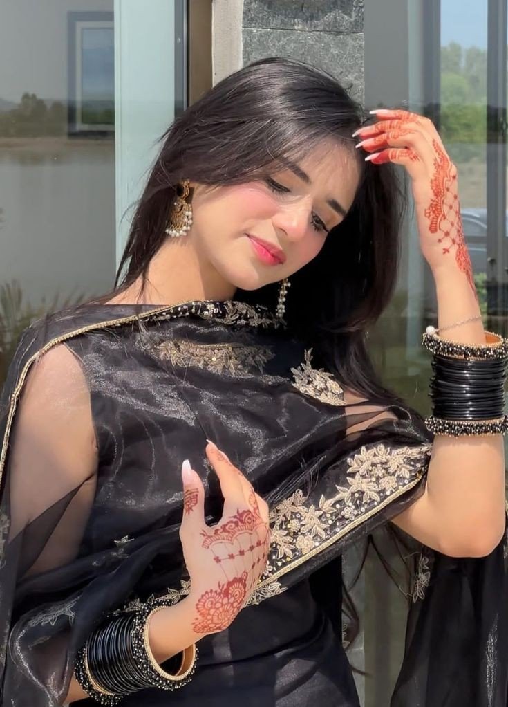 stylish ladki ka photo